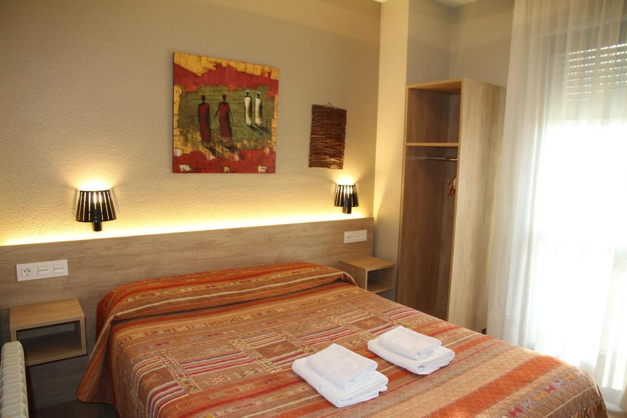 潘普洛纳 阿瑟拉旅馆酒店 外观 照片 A room at the hotel