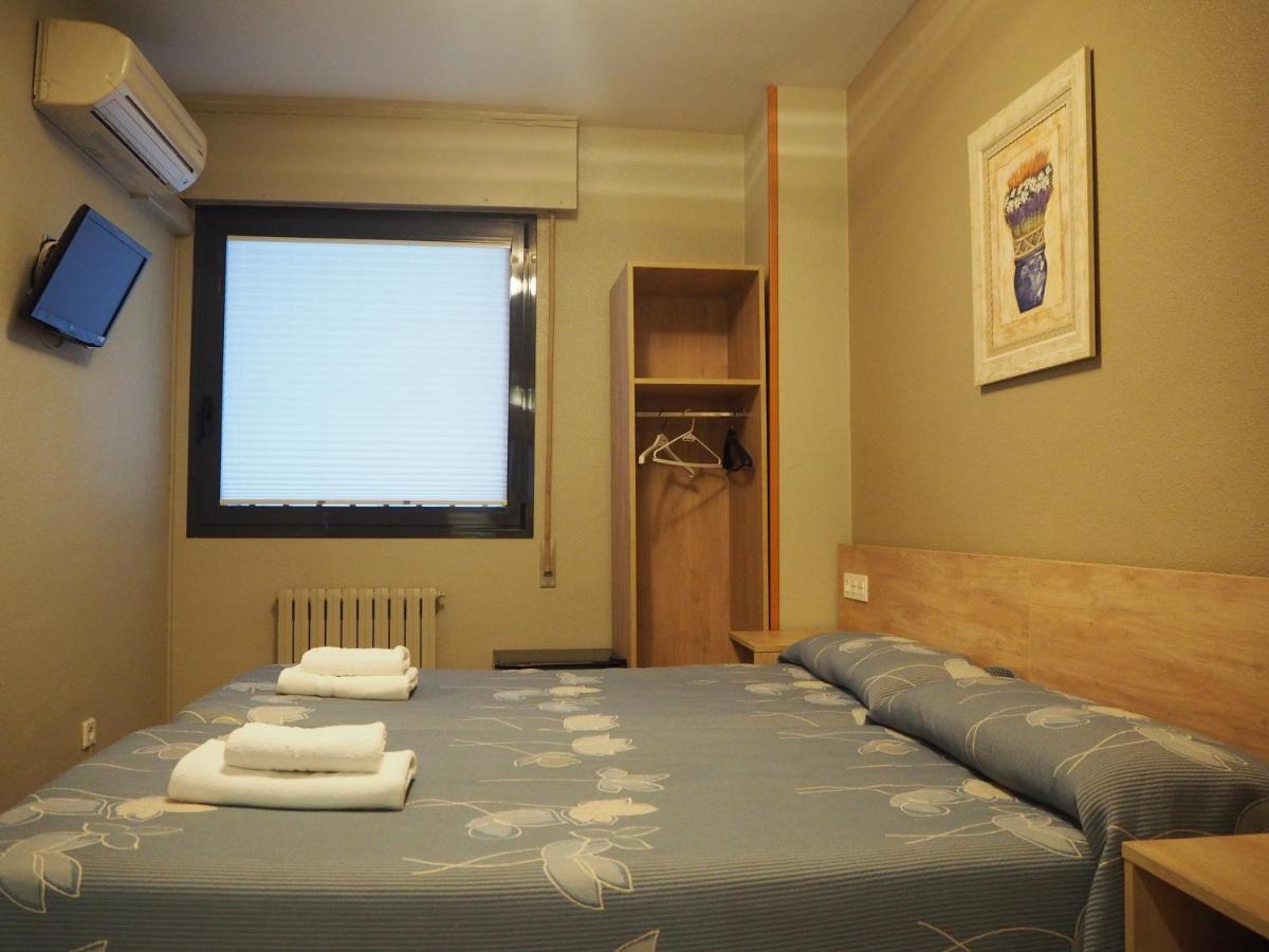 潘普洛纳 阿瑟拉旅馆酒店 外观 照片 A room at the hotel