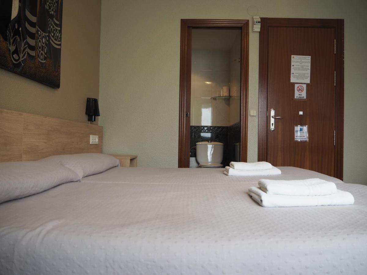 潘普洛纳 阿瑟拉旅馆酒店 外观 照片 A room at the hotel