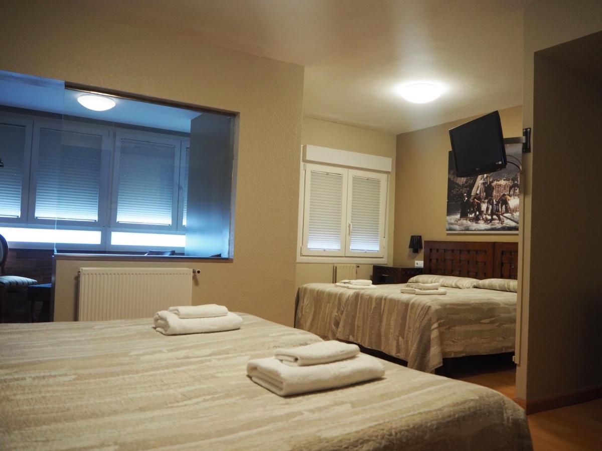 潘普洛纳 阿瑟拉旅馆酒店 外观 照片 A room at the hotel