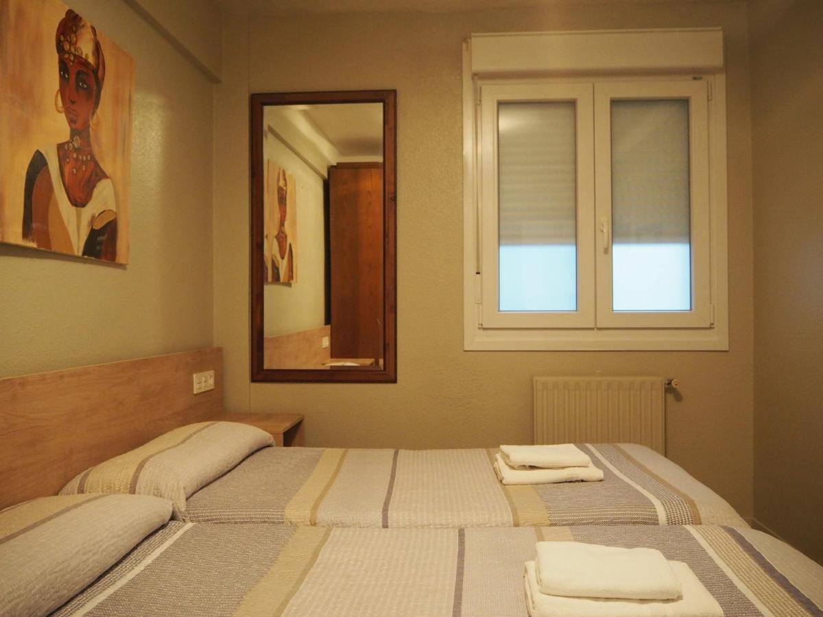 潘普洛纳 阿瑟拉旅馆酒店 外观 照片 A room at the hotel