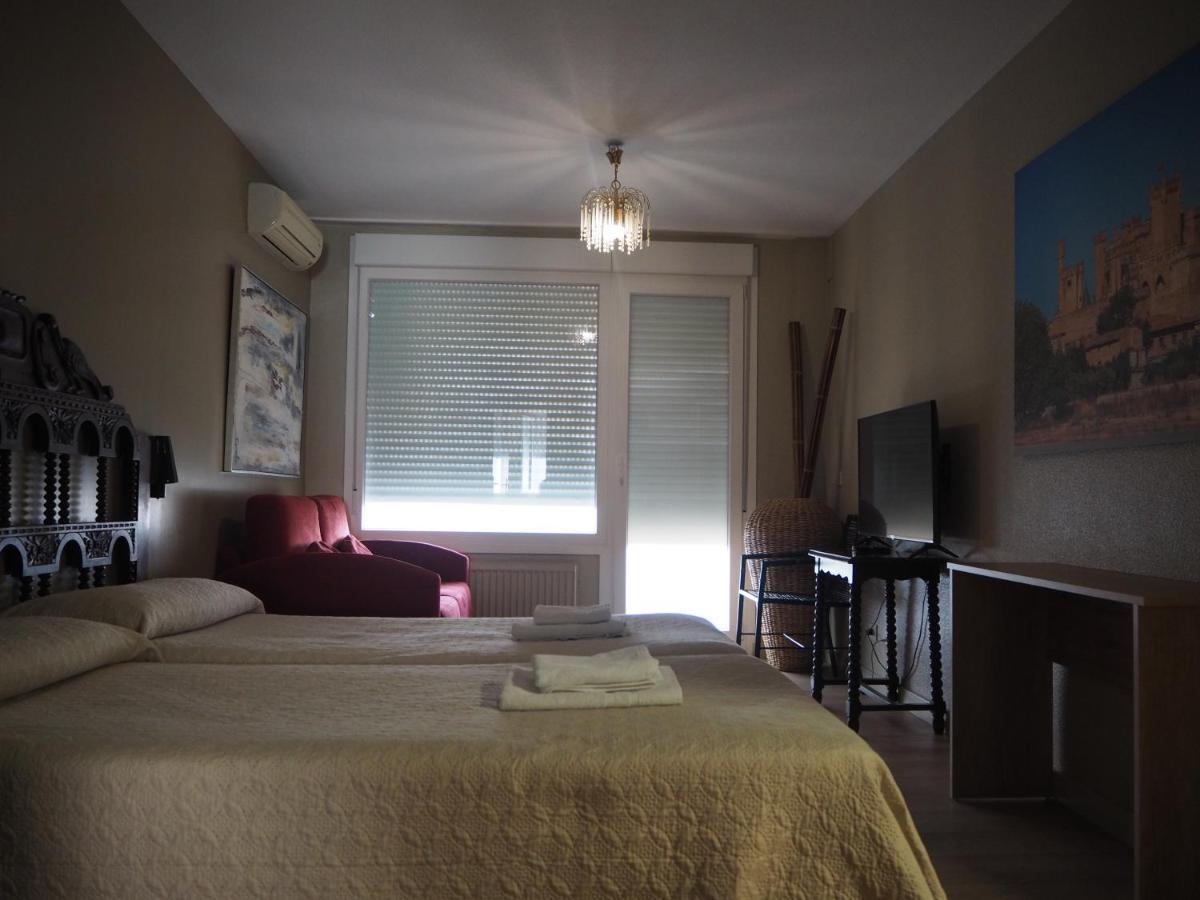 潘普洛纳 阿瑟拉旅馆酒店 外观 照片 A room at the hotel