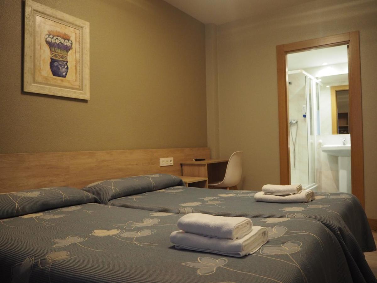 潘普洛纳 阿瑟拉旅馆酒店 外观 照片 A typical hotel room